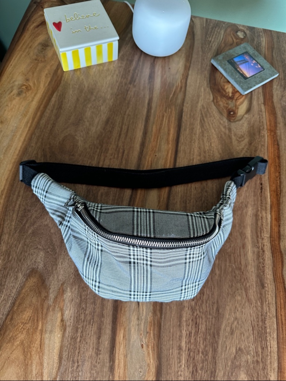Fanny pack belt bag black & white plaid Stripes Waist Bag NWOT zipper Forever 21 - Picture 15 of 17